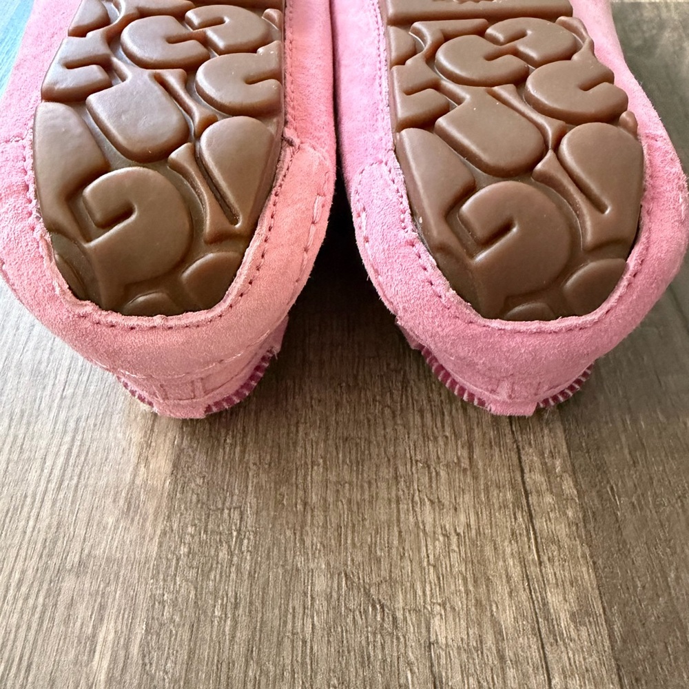 UGG NEW Pink Suede Moccasin Slippers with Cream Shearling size women’s 6 - Picture 6 of 9